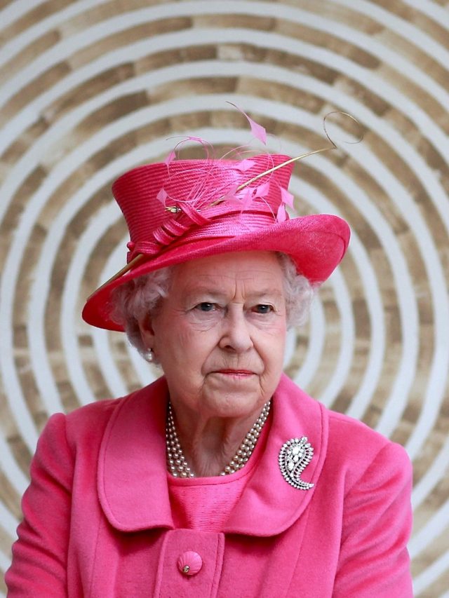 cropped-rainha-elizabeth-2-1662646987505_v2_3x4.jpg