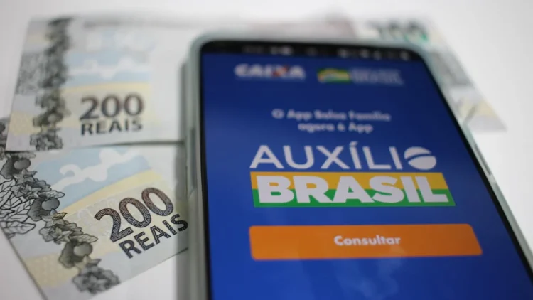Quem foram as novas famílias APROVADAS no AUXÍLIO BRASIL? Entenda a seleção