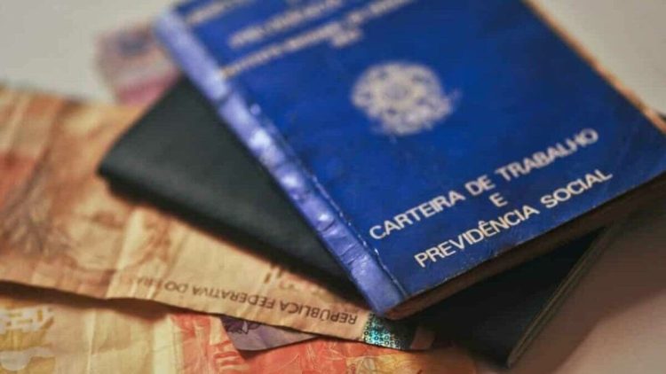 Salário médio de contratação tem queda em um ano; conheça setor afetado