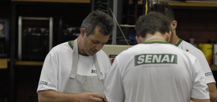 40 mil vagas: SENAI convoca jovens para primeiro emprego com curso grátis