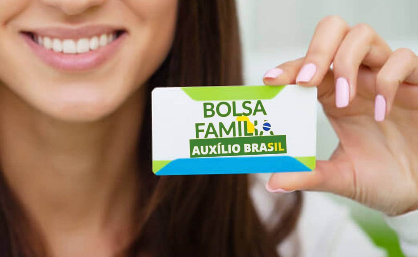 Cartões do Auxílio Brasil poderão ser usados no Bolsa Família? Lula responde