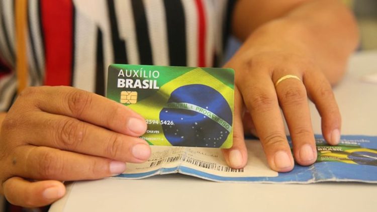 Quais são os critérios para ZERAR o empréstimo do Auxílio Brasil? Descubra agora
