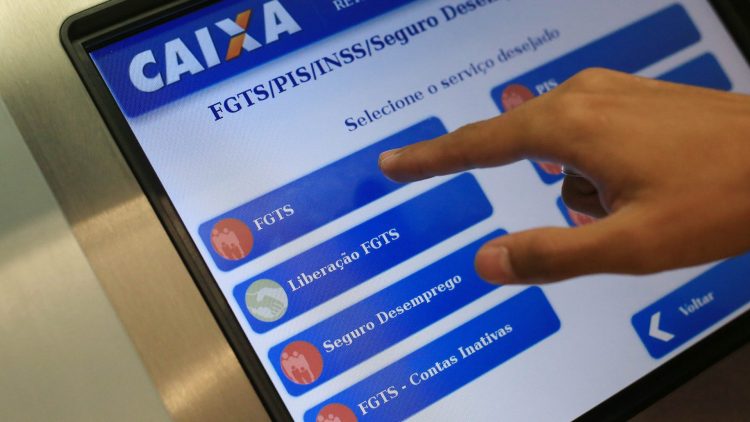 Solicitação do saque-aniversário pelo FGTS se encerra nesta terça-feira