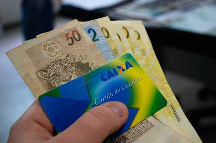 Posso sacar meu PIS/PASEP em qualquer época do ano? Entenda como funciona o calendário