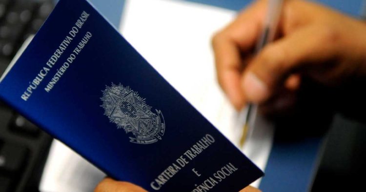 Trabalhadores devem sacar o seguro-desemprego nesta terça-feira. Consulte se recebeu