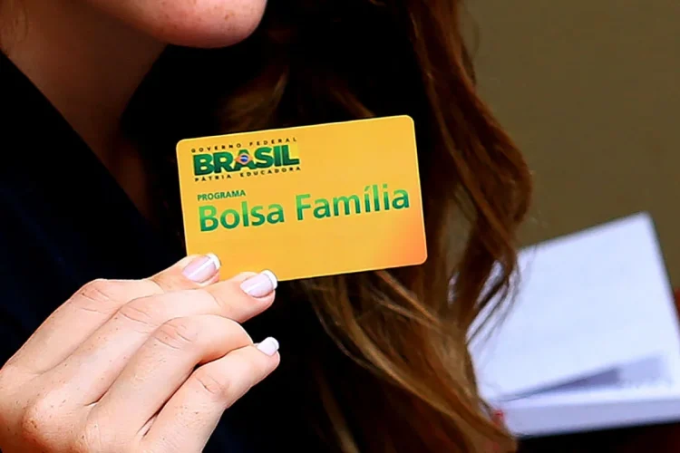 Beneficiários excluídos do Bolsa Família poderão RENEGOCIAR dívida com o governo