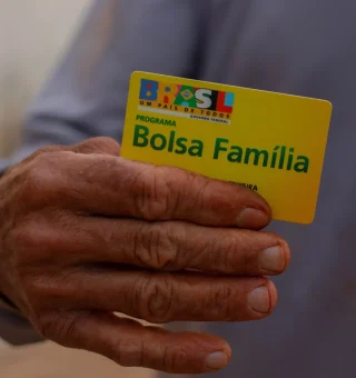 Governo inicia PENTE-FINO do Bolsa Família e você pode FUGIR do cancelamento