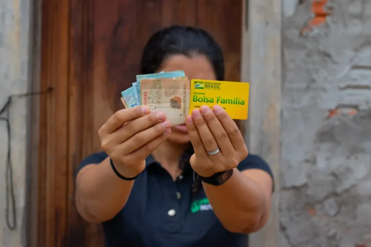 Segurados do Bolsa Família devem respeitar o prazo MÁXIMO de saque para não perderem o benefício