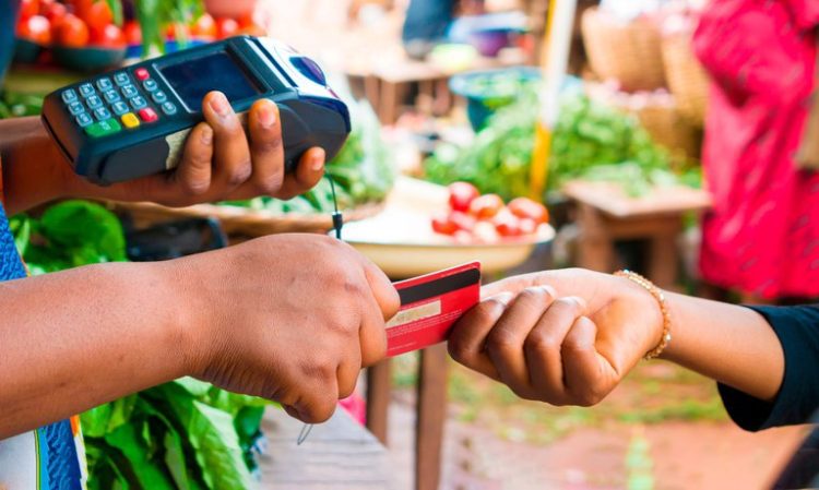 Nova regra amplia aceitação do vale-alimentação em maquininhas