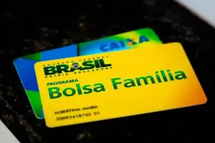 Com o retorno do Bolsa Família o que muda no Auxílio Brasil? Entenda a diferença dos projetos