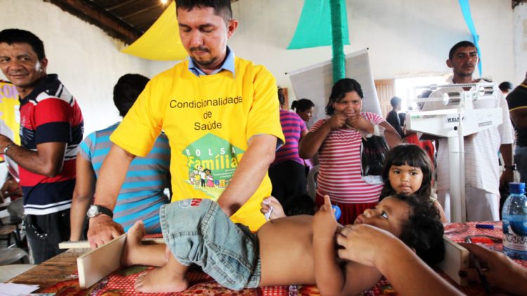 Abono extra de R$ 150 no Bolsa Família tem seus critérios e regras liberados; veja como solicitar