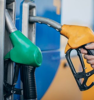 Gasolina e Etanol sofrem novos reajustes prejudicando o bolso da população
