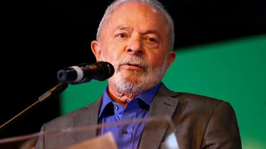 Lula edita ato modificando o preço da gasolina nas próximas semanas. Acompanhe o reajuste