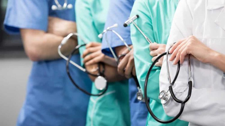 Fundação Hospitalar São Francisco de Assis oferece vagas com salário de R$ 1.921,59 e benefícios
