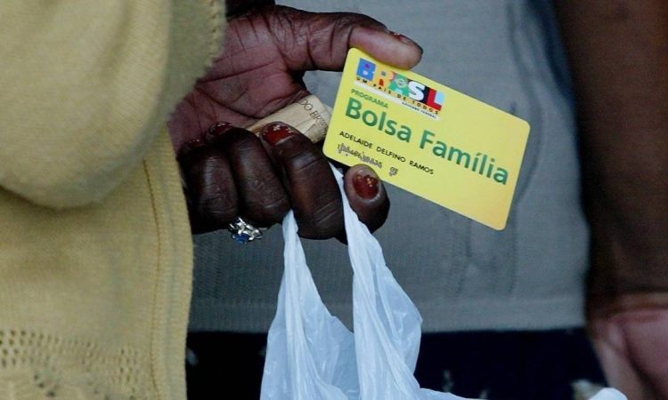 "Período de perdão" do Bolsa Família gera incertezas e você deve entender seus riscos