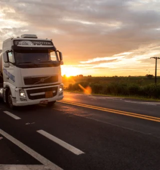 Caminhoneiros tem direito a novo cálculo de hora extra: veja quanto receber por cada hora a mais