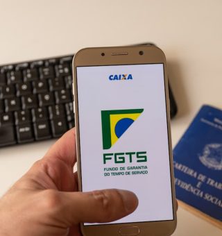 Salário acabou na metade do mês? FDR te ensina a resgatar 50% do saldo do FGTS