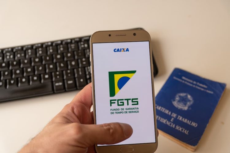Salário acabou na metade do mês? FDR te ensina a resgatar 50% do saldo do FGTS
