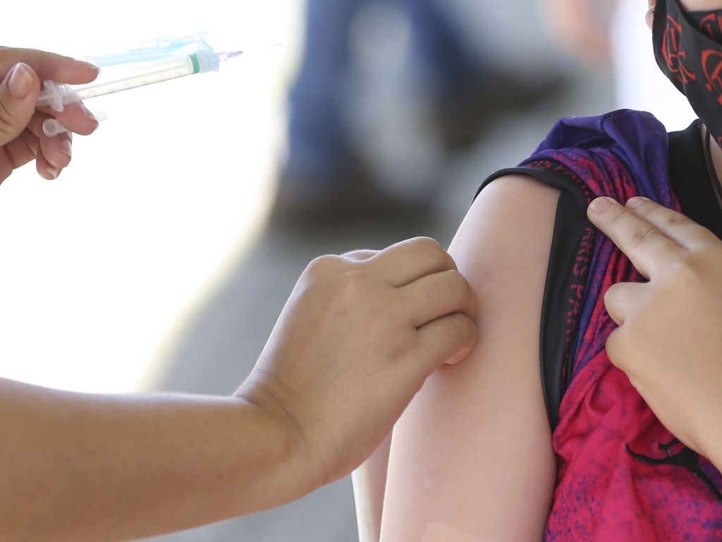 Vacinação é obrigatória para receber o Bolsa Família? Descubra as regras