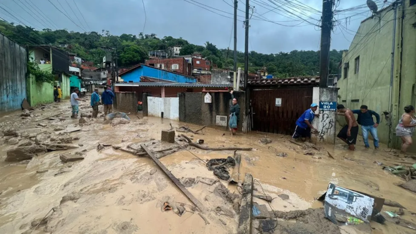 Governo confirma liberação de renda emergencial para os afetados pelas chuvas de SP