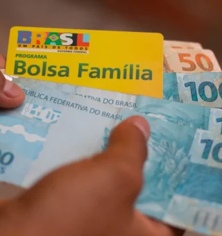 Bolsa Família volta a pagar R$ 600; veja quem recebe nesta terça-feira