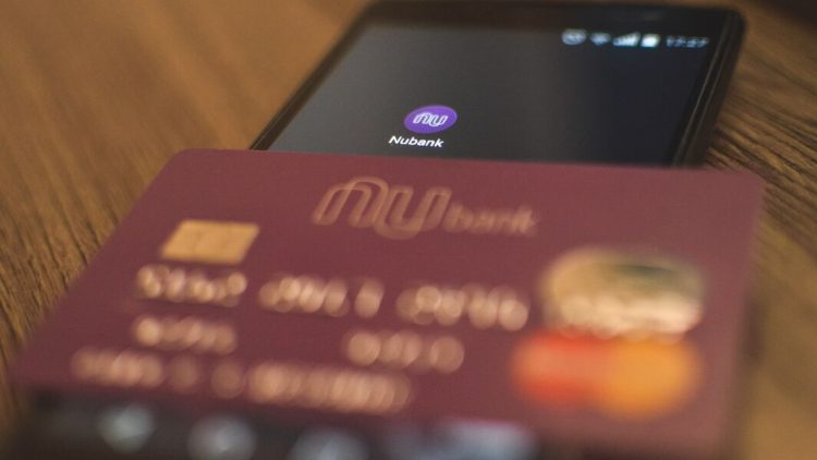 NUBANK descontinua função e faz usuários LAMENTAREM