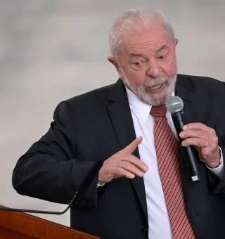 Lula libera isenção do Imposto de Renda para novo grupo de contribuintes