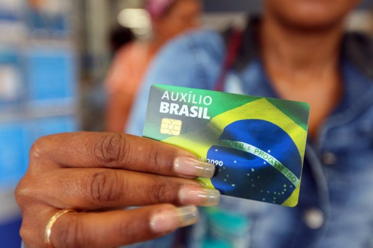 Titular do Auxílio Brasil pode CONSULTAR se teve os seus dados vazados
