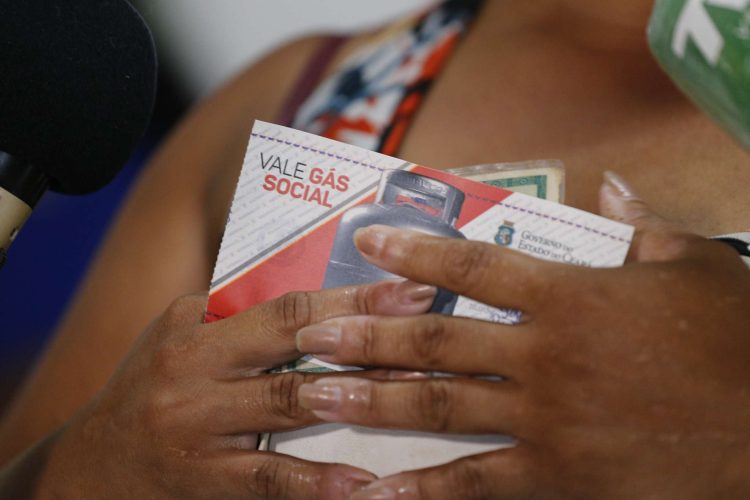 Retorno do Vale-Gás tem data marcada. Benefício chega a 5,9 milhões de brasileiros