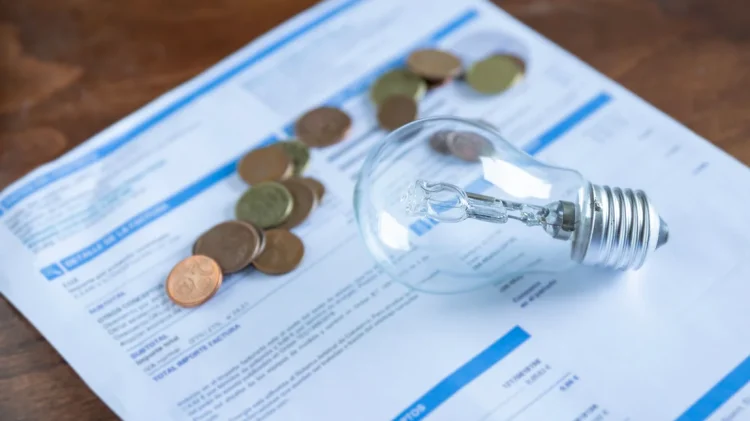Conta de luz vai ficar mais CARA para consumidores destes estados