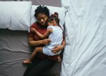Auxílio Mãe Solteira: Caixa paga até R$ 1.200 para um novo grupo nesta sexta-feira
