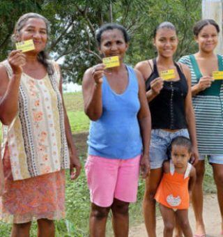 Renda extra de R$ 150 pelo Bolsa Família ainda está disponível para solicitação