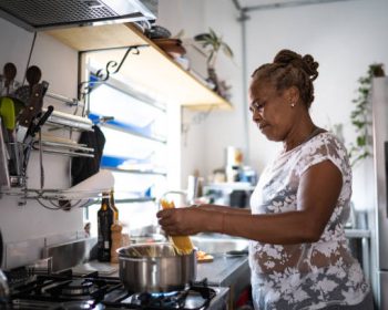 Se você é dona de casa precisa saber quais os seus direitos no INSS