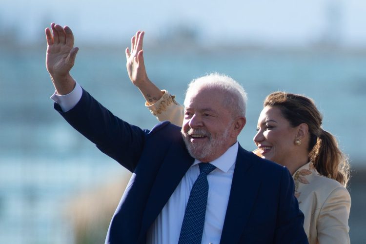 APROVADO! Reajuste de 9% no salário mínimo é sancionado por Lula com validade imediata