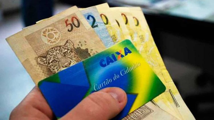 Está há um ano de carteira assinada e quer receber o PIS/PASEP? Veja como ter acesso