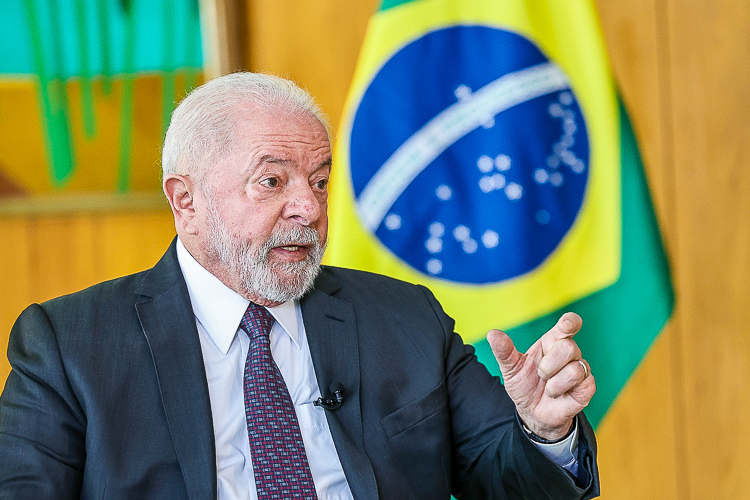 Lula anuncia IMPORTANTE mudança salarial no Bolsa Família que aumentará a renda da população