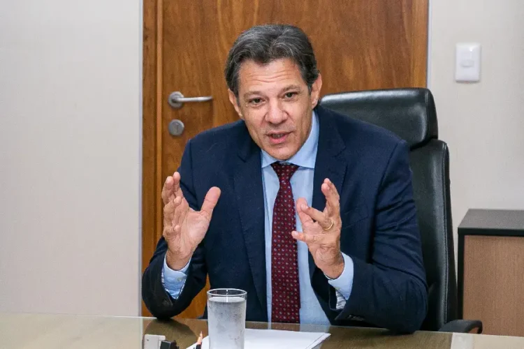 Novo anúncio sobre o preço da GASOLINA decepciona os brasileiros que cobram o governo