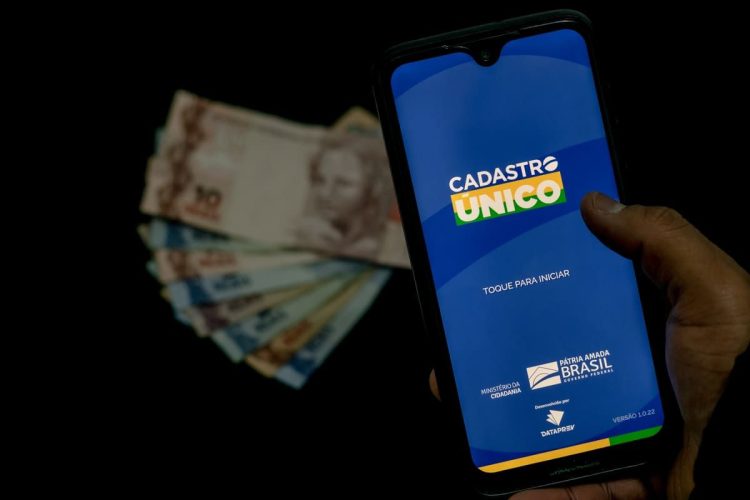 Inscritos no CADÚNICO podem ganhar EMPREGO sob nova parceria; saiba os detalhes