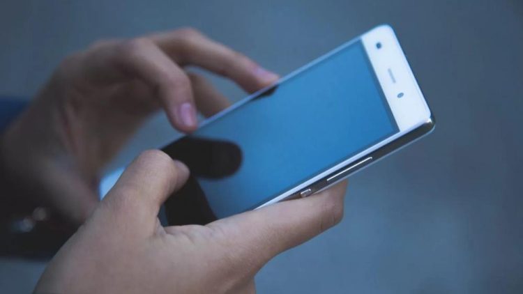 Grande operadora de celular oferece BENEFÍCIO exclusivo para clientes
