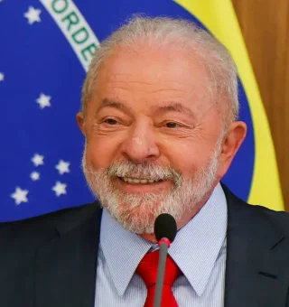 Grande VITÓRIA! Mulheres terão NOVO salário em PL sancionada por Lula