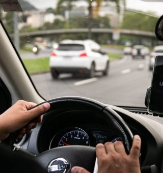 Fim da UBER?! Governo se pronuncia para ACABAR com esse modelo de trabalho