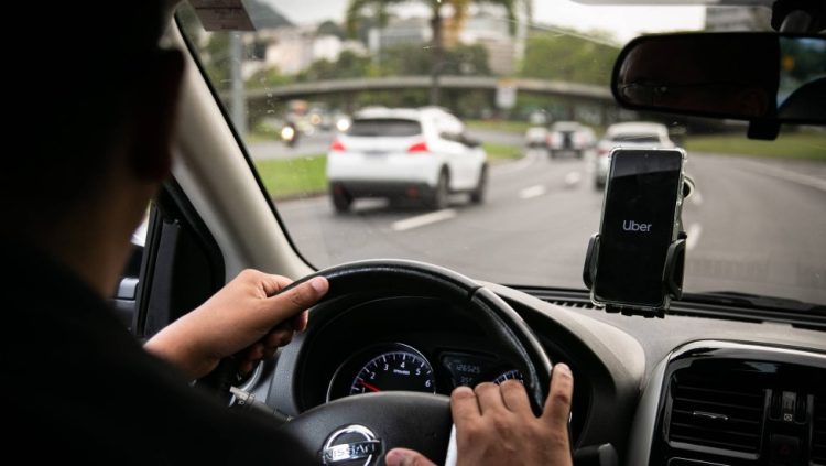 Fim da UBER?! Governo se pronuncia para ACABAR com esse modelo de trabalho