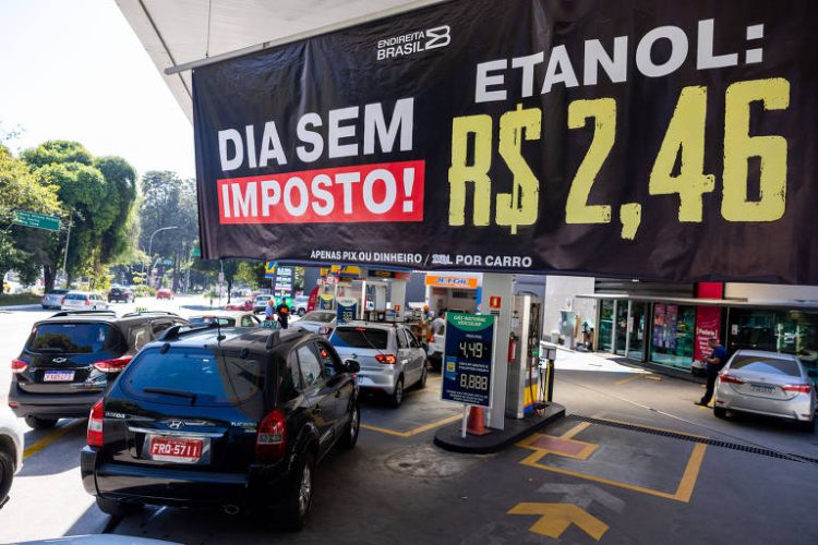 DIA SEM IMPOSTO! Gasolina chega ao preço surpreendente de R$ 3,77 nestas regiões do BR