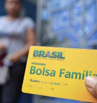 Titular do Bolsa Família se SURPREENDE com comunicado do Governo sobre 13º salário