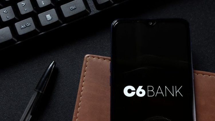 Em 2022, o C6 Bank foi eleito, pelo segundo ano consecutivo, como o melhor banco digital do Brasil no prêmio Canaltech.[9] Ele apresentou a melhor nota em todas as regiões do país e em todas as faixas etárias acima de 18 anos.
