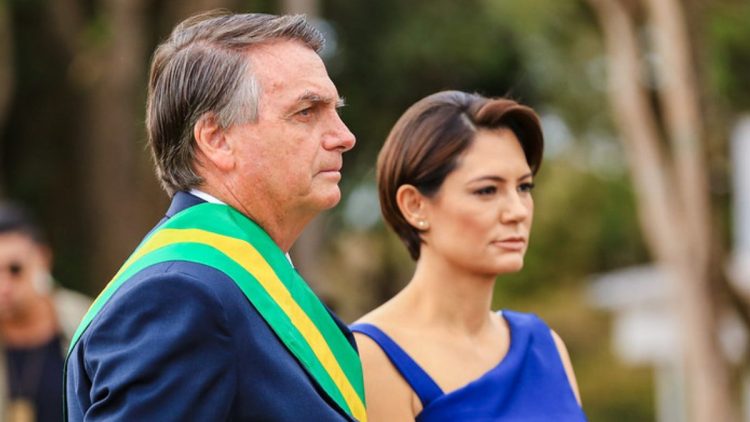Polêmica: Polícia Federal investiga depósitos feitos em dinheiro vivo e preocupa família Bolsonaro