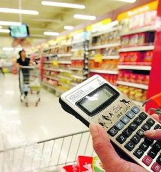 Feira mais CARA! Entenda de uma vez por todas o motivo da alta no valor dos alimentos