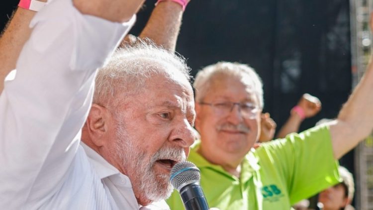 Lula quer isentar imposto de renda sobre PLR. Será que vai dar certo?