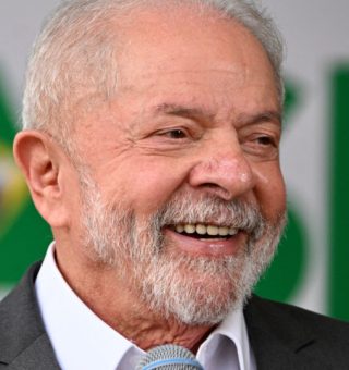 Lula sorrindo