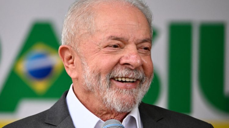 Lula sorrindo